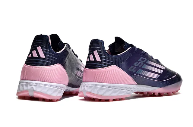Adidas Speedportal Navy Pink Chaussures de football synthétiques basses rayures dégradées détails gazon artificiel 5