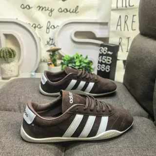 Adidas Spezial भूरा सूड तीन पट्टी लाइफस्टाइल स्नीकर