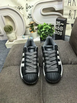 Adidas Superstar Chaussures Lifestyle Noires et Off-White 10