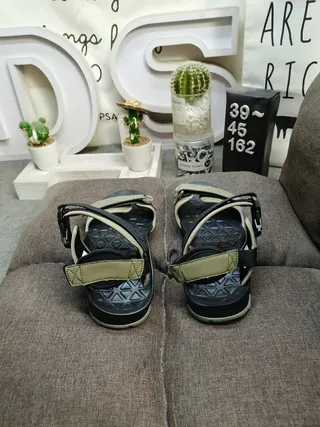 Adidas Terrex Sandálias Outdoor Bege Preto Cinto Ajustável Fechamento Perfurado Tiras Sintéticas Sandálias Casuais 8