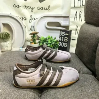 Adidas Tokyo गुलाबी भूरी बिना लेस Velcro Strap तीन पट्टी साइड पैनल स्नीकर