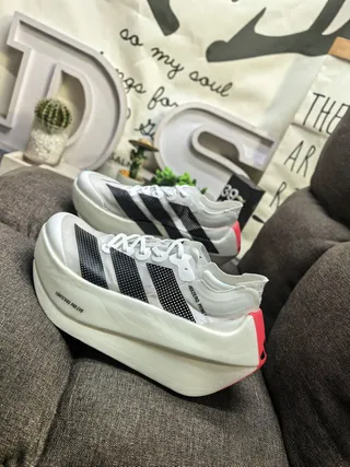 Adidas Blanc Noir Carbon-Plated Silhouette de Course Rayures Perforées Chaussures de Course 7