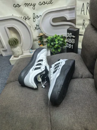 Adidas White Black Low-Top Three-Stripe Side Panel Lifestyle Sneakers 6