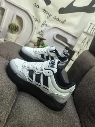 Adidas White Black Low-Top Three-Stripe Side Panel Lifestyle Sneakers 7