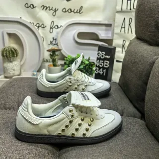 Adidas White Black Riveted Side Panels Leather Upper Lifestyle Sneakers