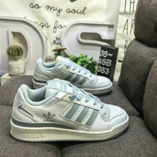 Adidas White Blue Low-Top Padded Collar Lifestyle Sneakers