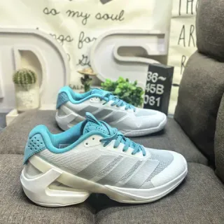 Adidas सफेद नीला जाली ऊपरी सियान अकेंट डिटेल लाइफस्टाइल स्नीकर्स