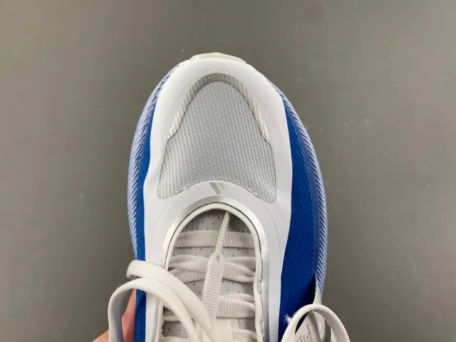 Adidas White Blue Wave-Patterned Side Stripes Knit-Mesh Upper Lifestyle Sneakers 5