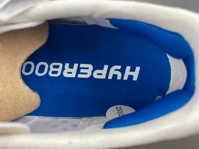 Adidas White Blue Wave-Patterned Side Stripes Knit-Mesh Upper Lifestyle Sneakers 7