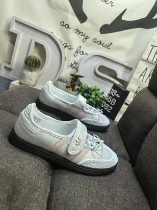 Adidas White Pink Low-Top Three-Stripe Side Panel Lifestyle Sneakers 9