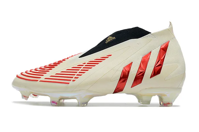Adidas chaussures de soccer blanc et rouge à coupe basse avec plaque de semelle irisée pour terrain ferme 12
