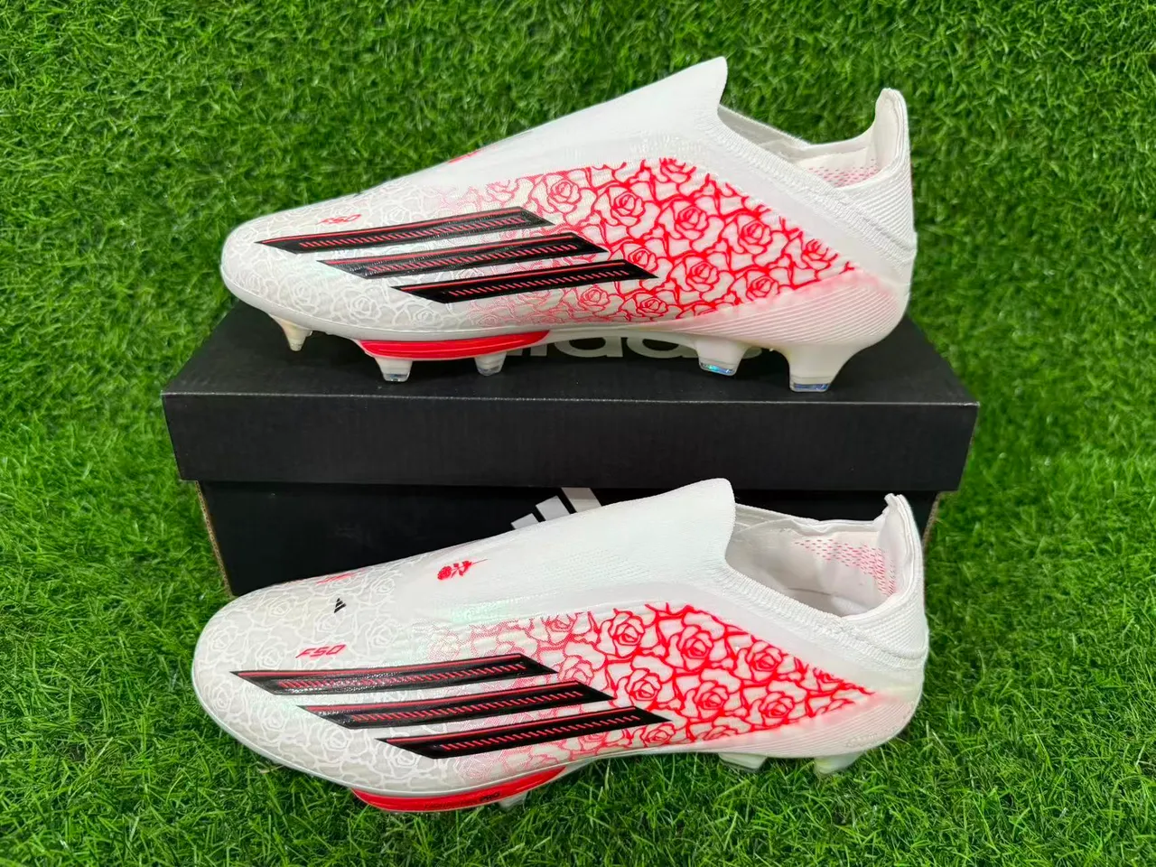 Adidas White Red Low-Cut Sock-Fit Upper Translucent Iridescent Soleplate Firm-Ground Soccer Shoes 9