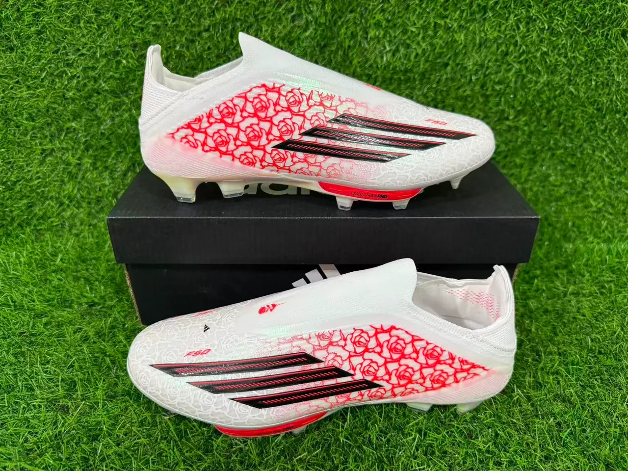 Adidas White Red Low-Cut Sock-Fit Upper Translucent Iridescent Soleplate Firm-Ground Soccer Shoes 10