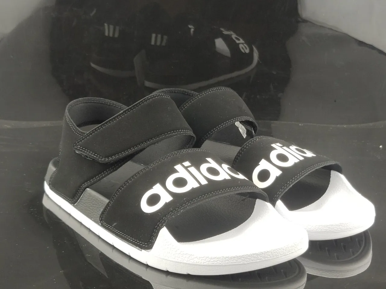 Adidas Yeezy Slide Sandales Casual Noires et Blanches 4