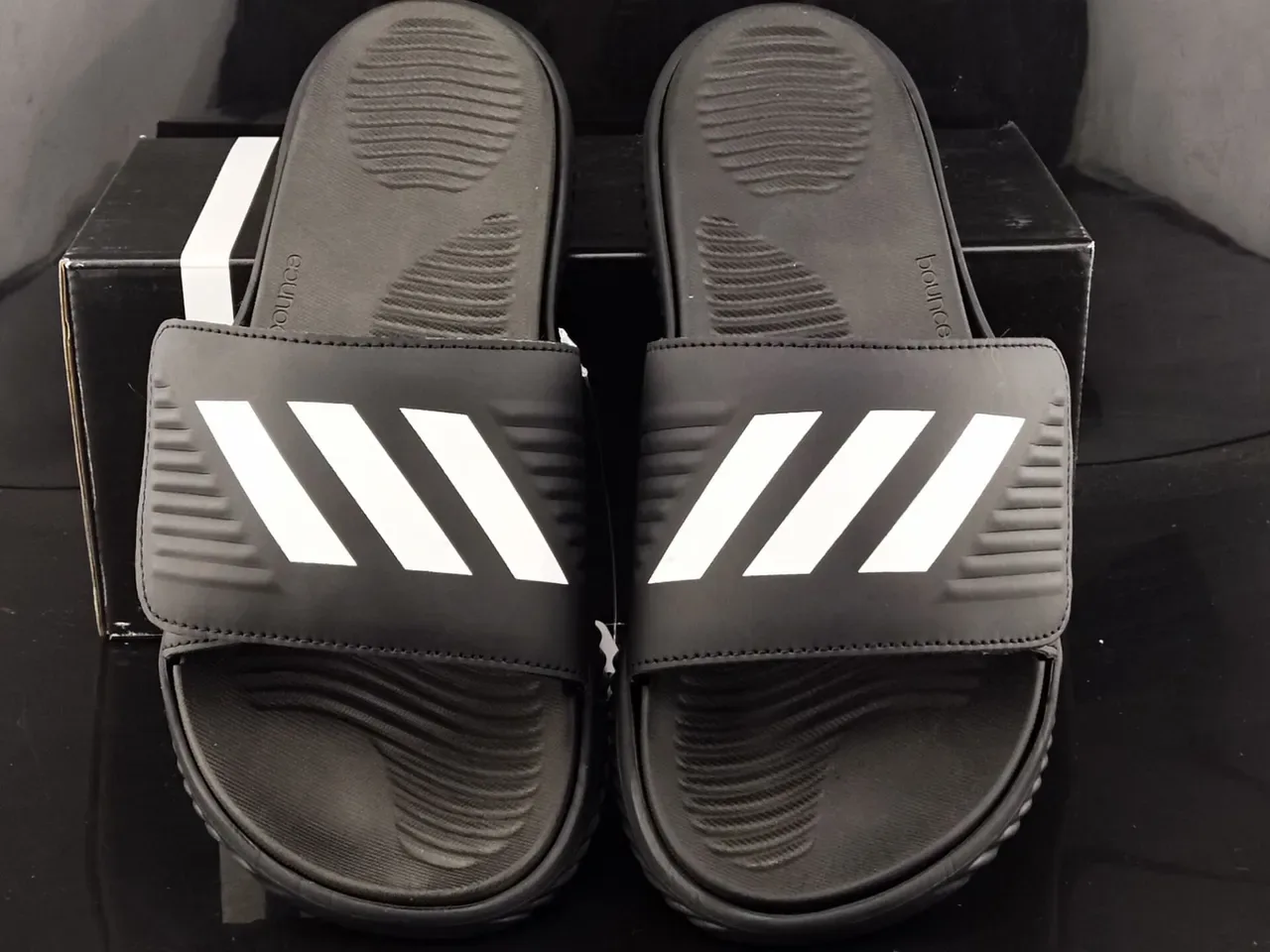 Adidas Yeezy Slide 黑白拖鞋 5