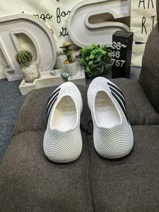 Adidas Yeezy Slide White Black Lifestyle Sneakers 8