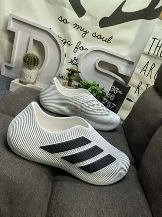 Adidas Yeezy Slide White Black Lifestyle Sneakers 9