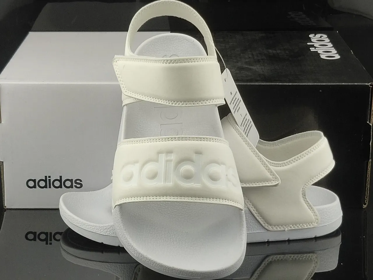 Adidas Yeezy Slide Sandales casual à double bride en blanc moulé 4