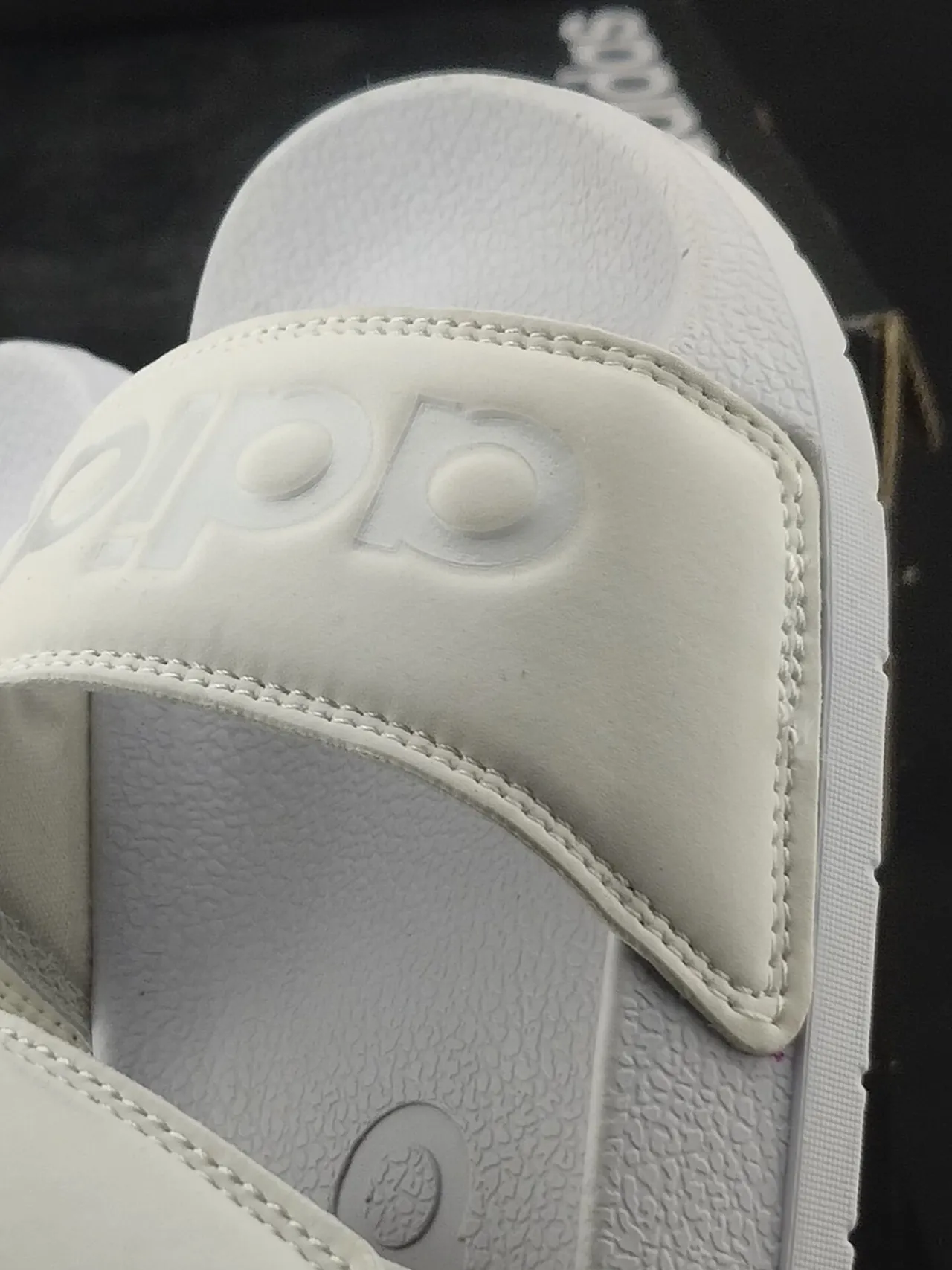 Adidas Yeezy Slide Sandales casual à double bride en blanc moulé 6