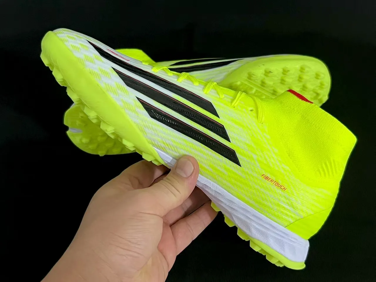 Adidas Jaune Noir Haut-Coupé Col en Tricot Néon Partie Supérieure Synthétique Turf Chaussures de Football 4