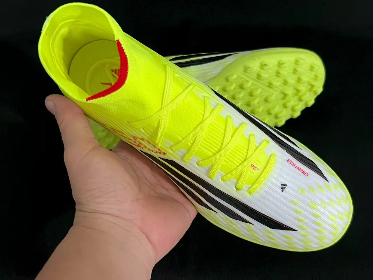 Adidas Jaune Noir Haut-Coupé Col en Tricot Néon Partie Supérieure Synthétique Turf Chaussures de Football 5