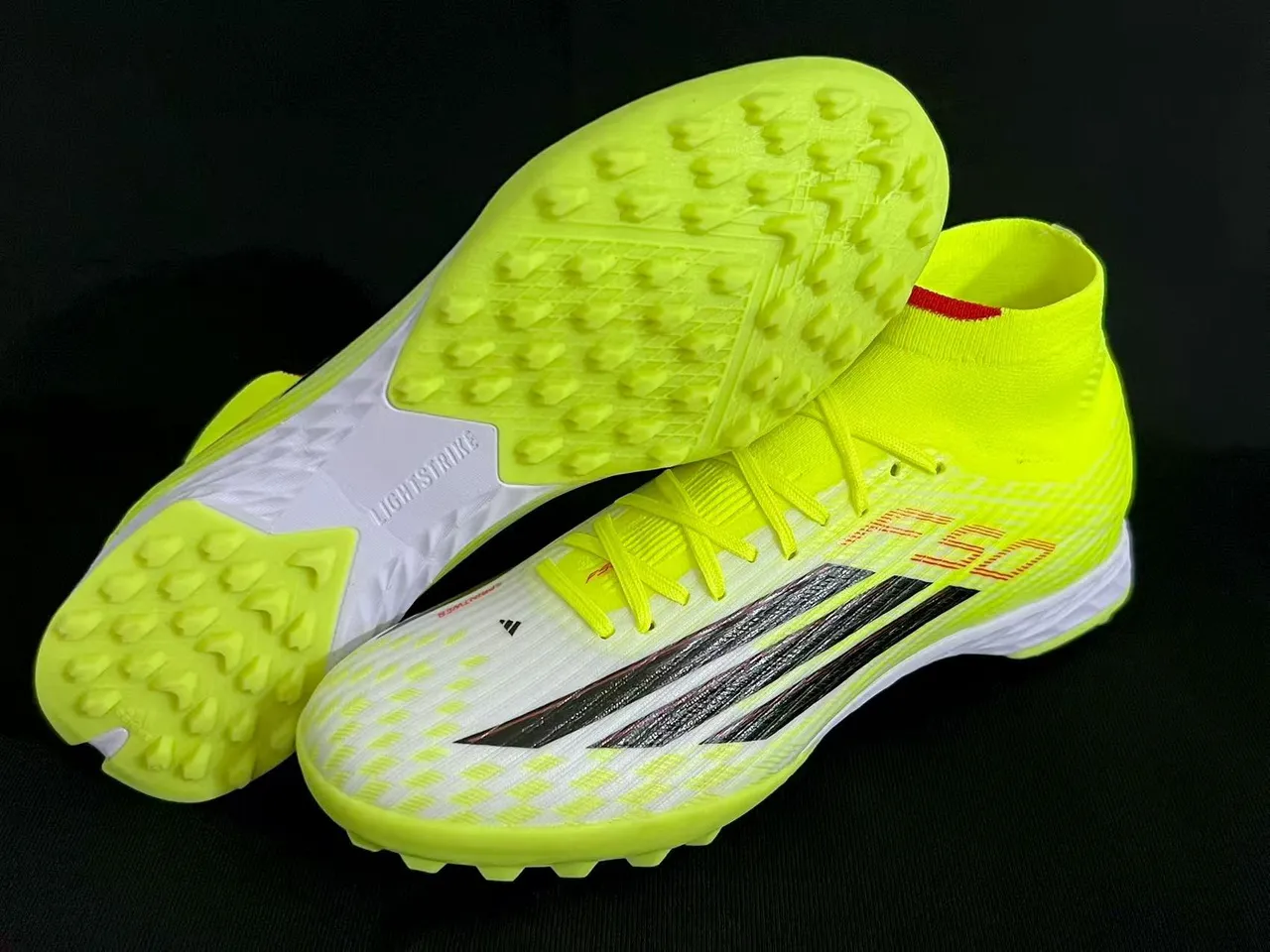 Adidas Jaune Noir Haut-Coupé Col en Tricot Néon Partie Supérieure Synthétique Turf Chaussures de Football 7