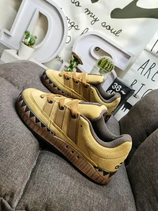 Adidas 黄色棕色麂皮鞋面 齿纹大底 生活方式运动鞋 7