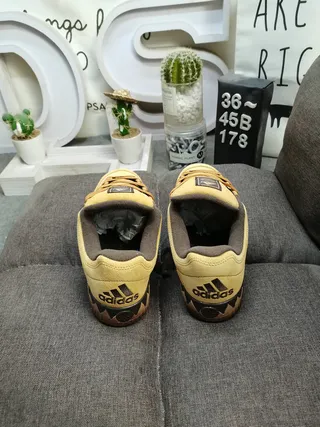 Adidas 黄色棕色麂皮鞋面 齿纹大底 生活方式运动鞋 8