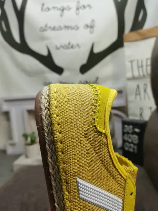 Adidas Yellow White Low-Top Textile Mesh/suede Upper Lifestyle Sneakers 3
