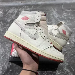 Air Jordan 1 Beige Red Zapatos de baloncesto de media caña con parte superior de cuero granulado