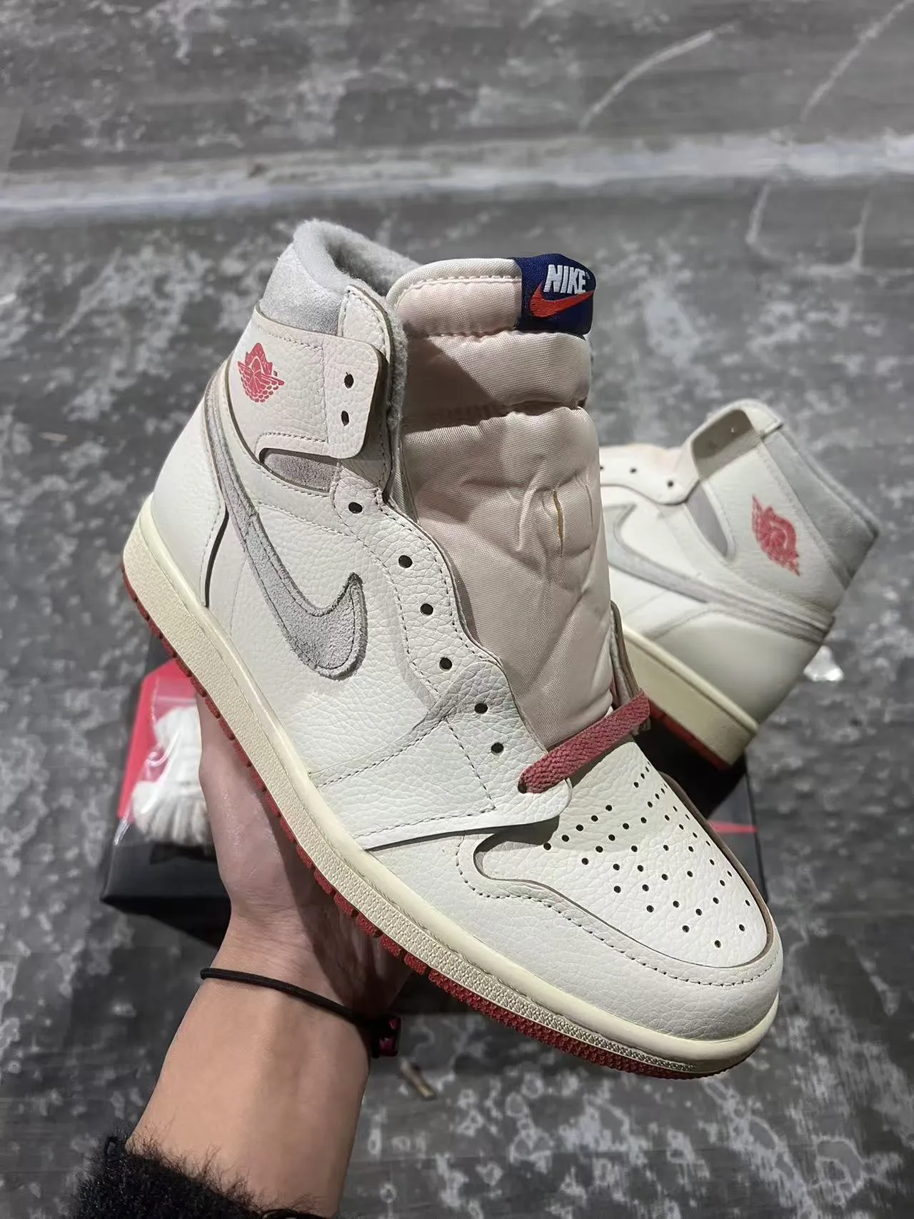 Air Jordan 1 Beige Red High-Top Pebbled Leather Upper Basketball Shoes 2