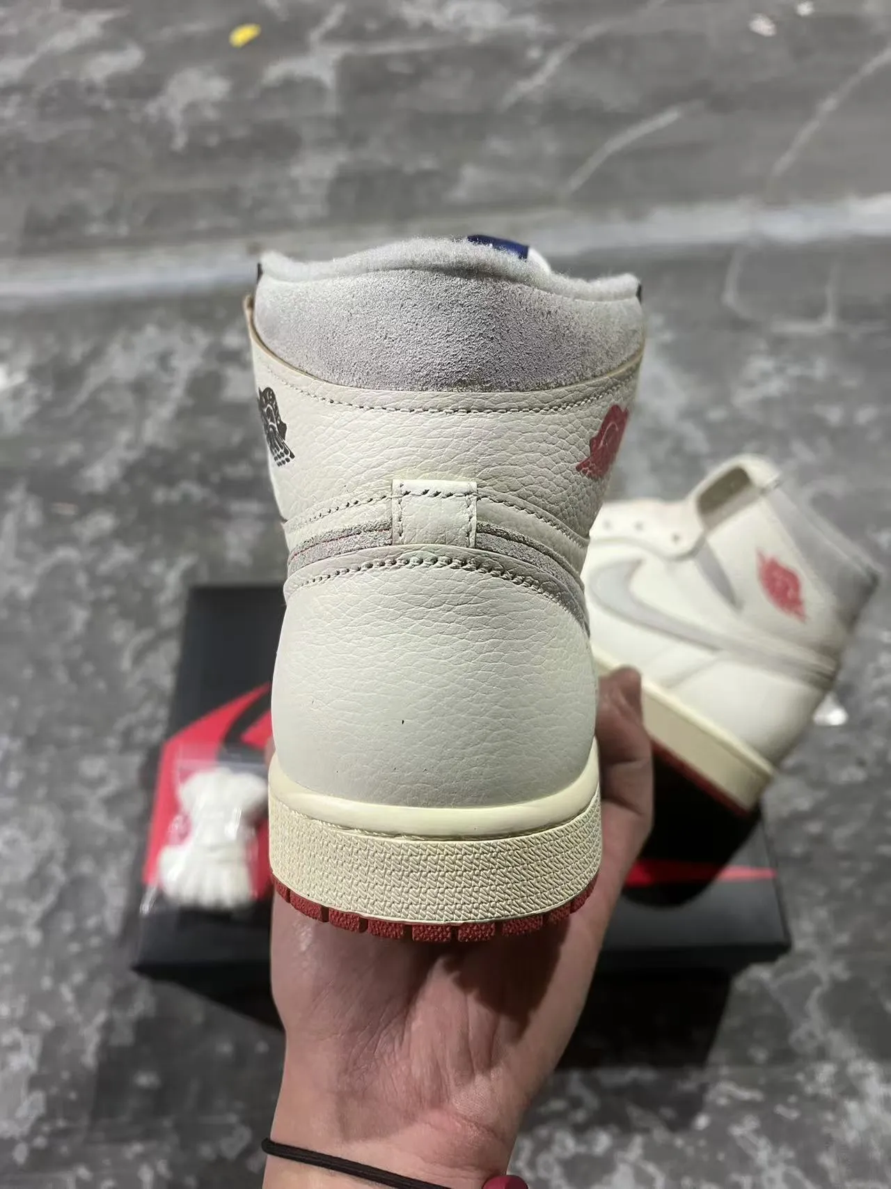 Air Jordan 1 Beige Red High-Top Pebbled Leather Upper Basketball Shoes 8