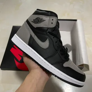 Air Jordan 1 黑灰白篮球鞋