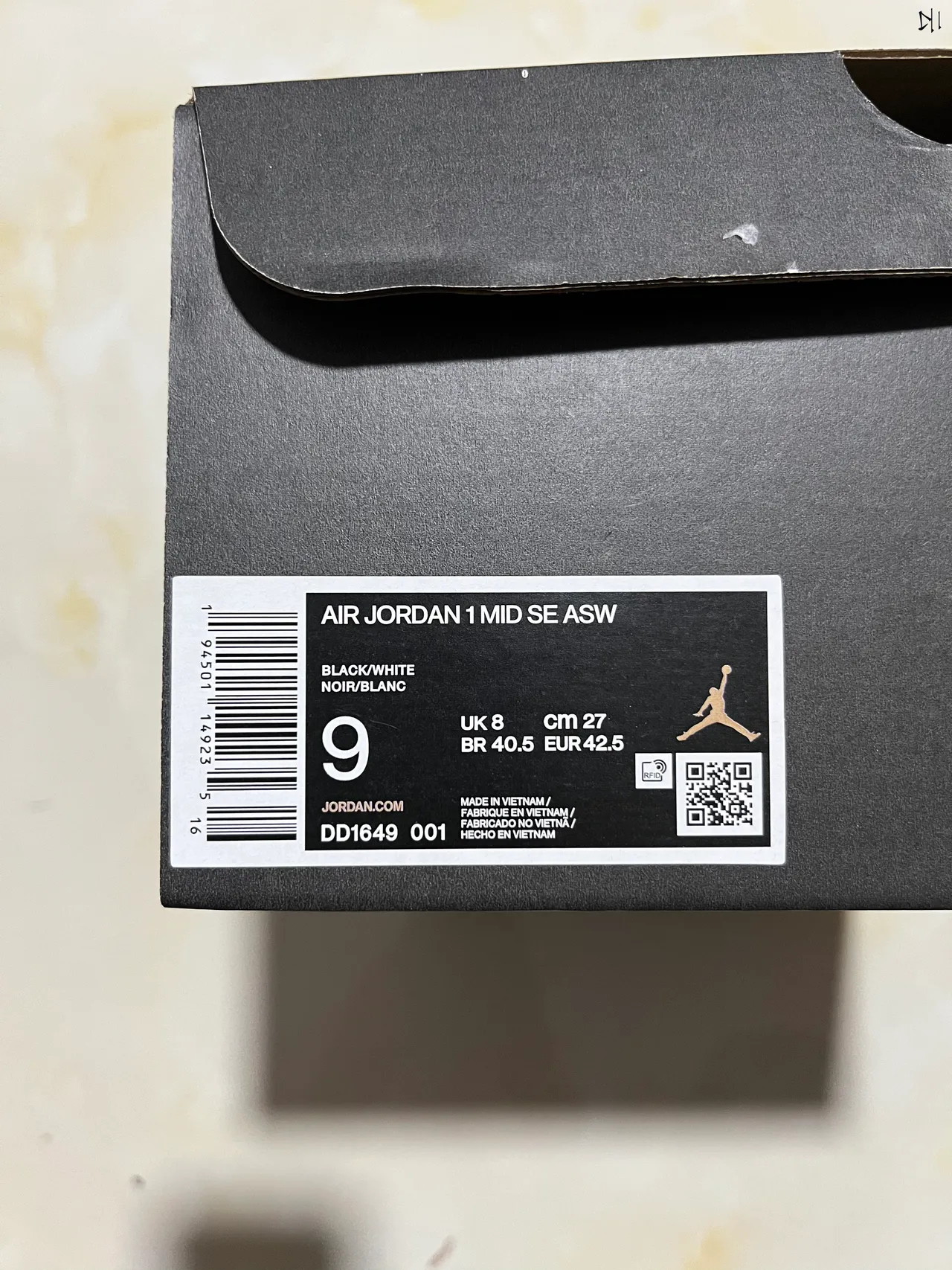 Air Jordan 1 zapatillas de baloncesto de caña alta con textura de fibra de carbono en negro y blanco 10