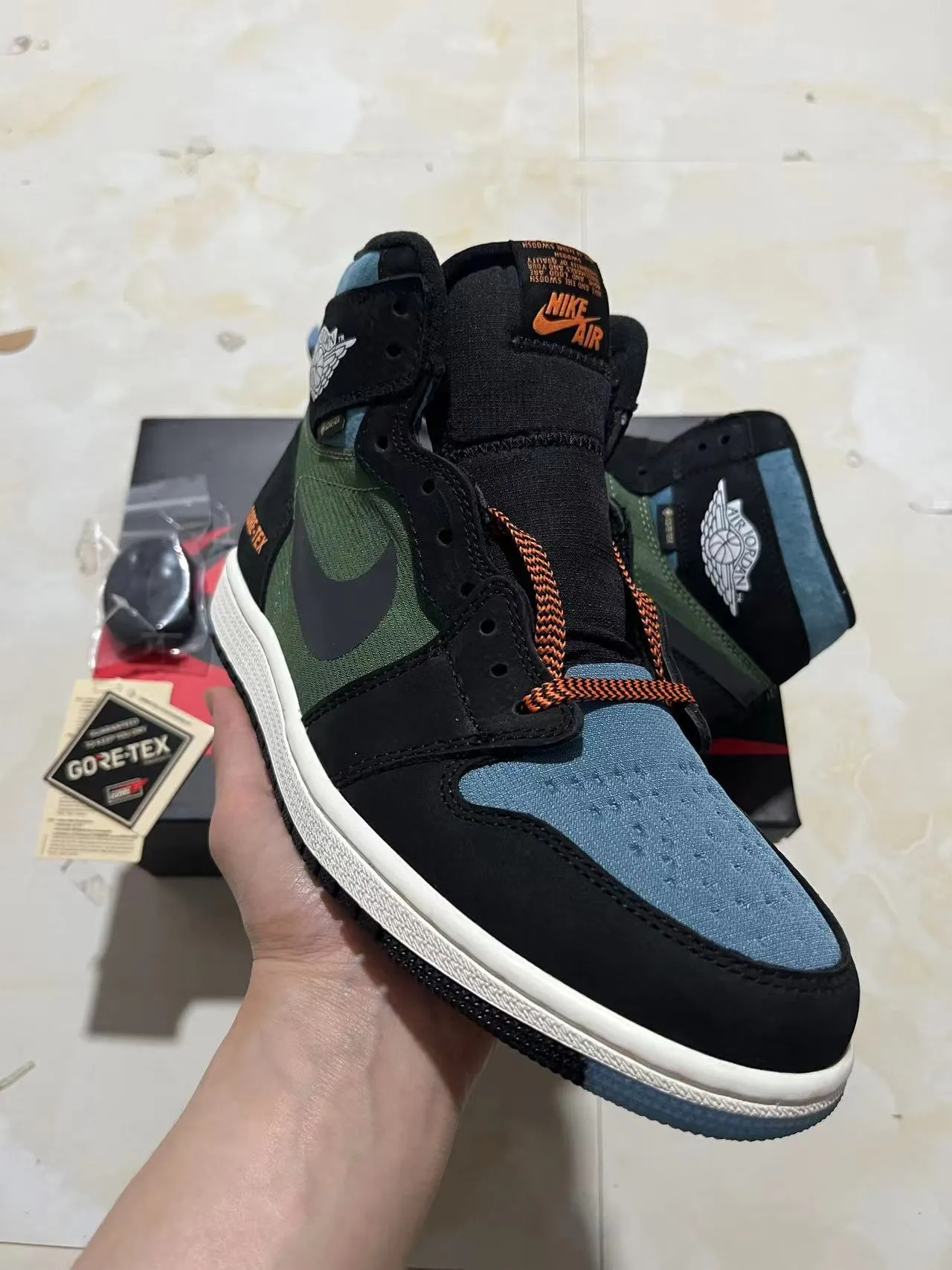 Air Jordan 1 GORE-TEX Olive Black Teal Basketball Shoes 2