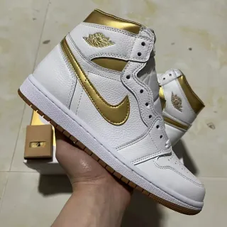 Air Jordan 1 High White Metallic Gold Basketball Shoes