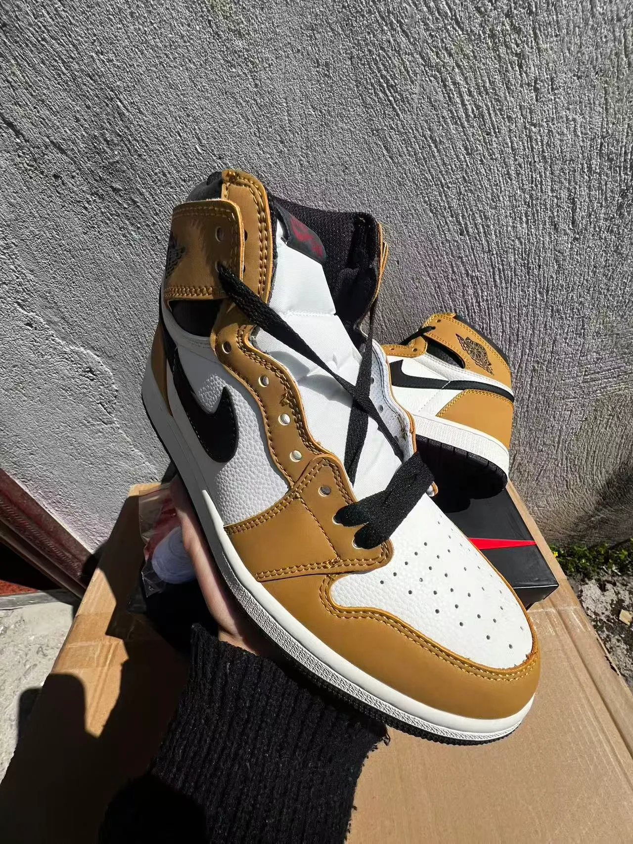 Air Jordan 1 Tan White Black Basketball Shoes 2