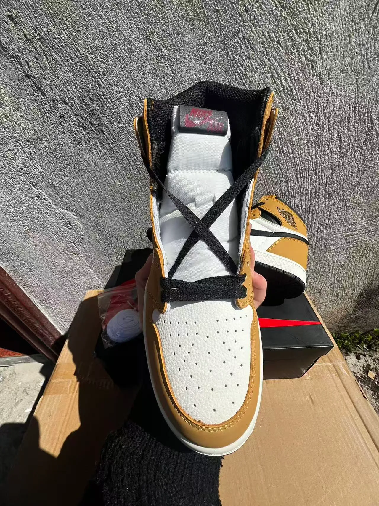 Air Jordan 1 Tan White Black Basketball Shoes 3