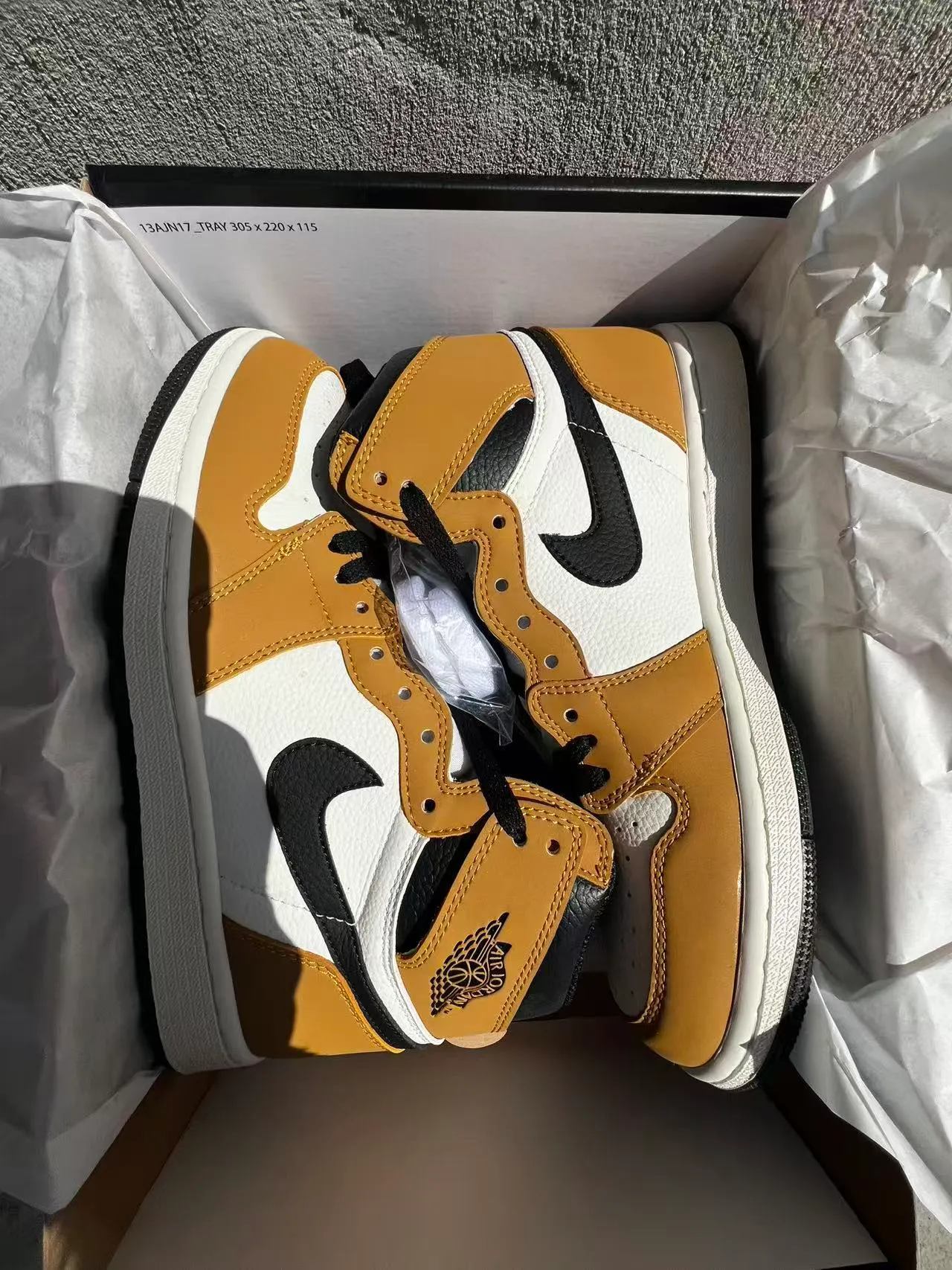 Air Jordan 1 Tan White Black Basketball Shoes 9