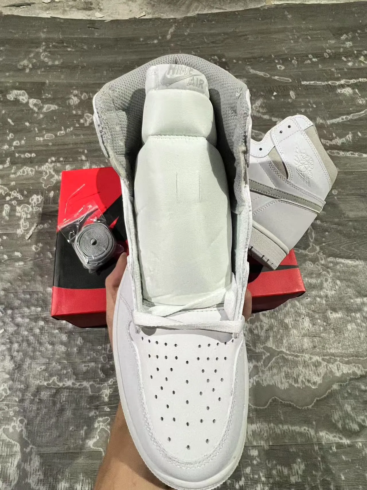 Air Jordan 1 White Light Gray Basketball Shoes 3