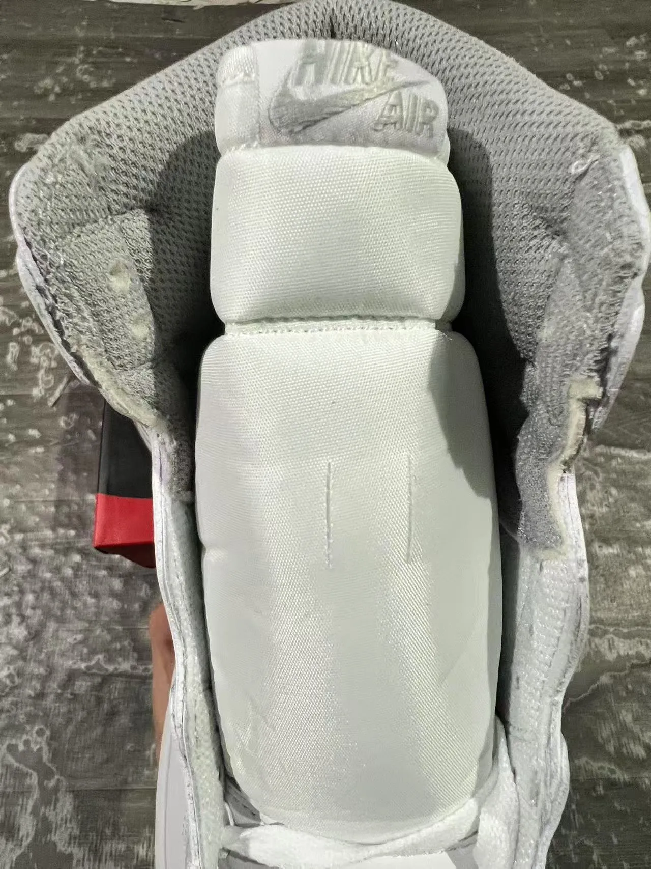 Air Jordan 1 White Light Gray Basketball Shoes 4