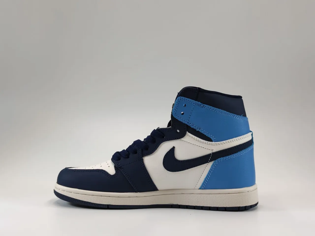 Air Jordan 1 Branco Marinho High-Top Couro Painelado Tênis de Basquete 2