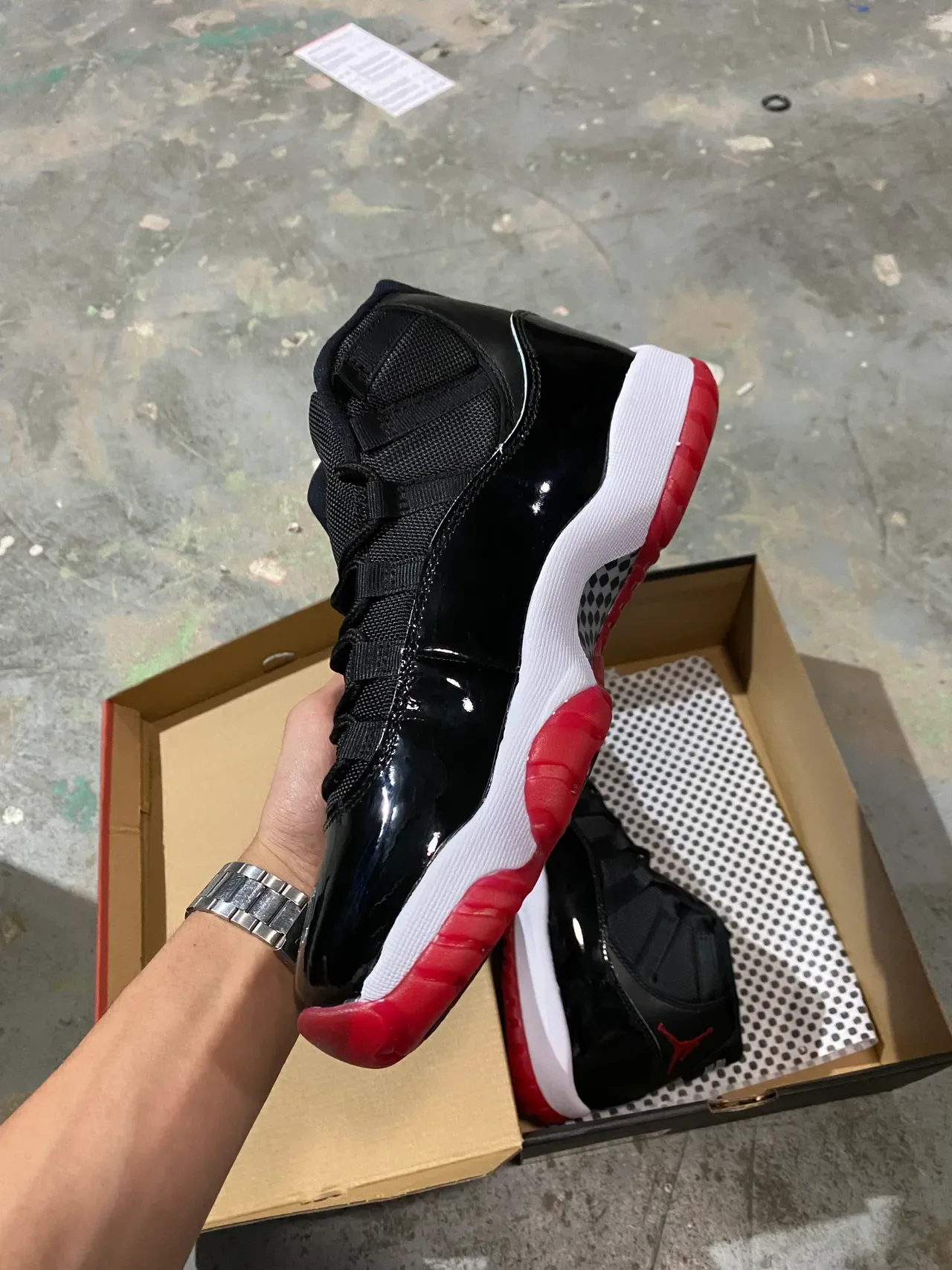 Air Jordan 11 Black and White Patent Leather Basketball Shoes 18