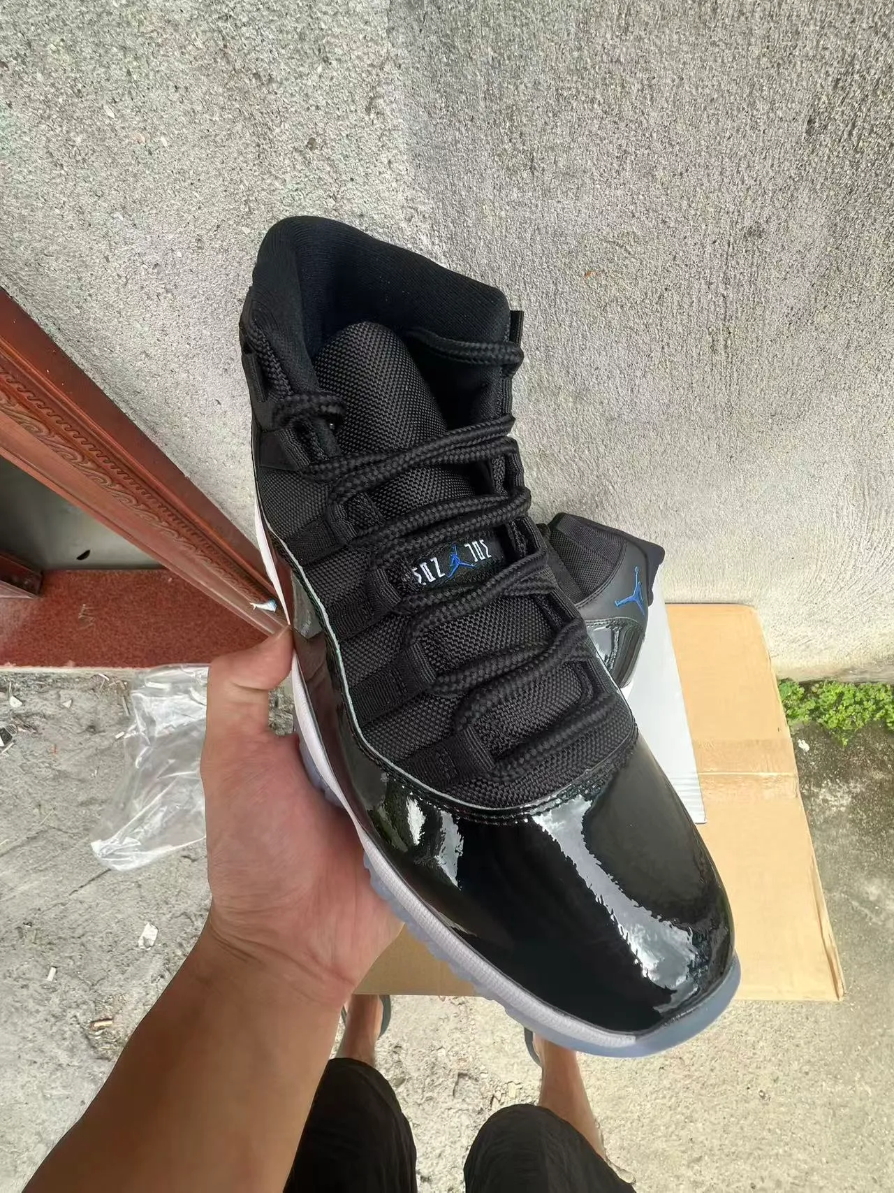 Air Jordan 11 Black Concord Basketball Shoes 2