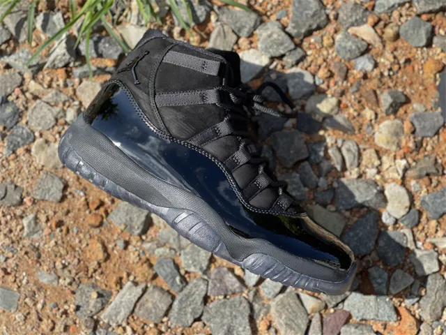 Air Jordan 11 Black Patent Leather Basketball Shoes 8