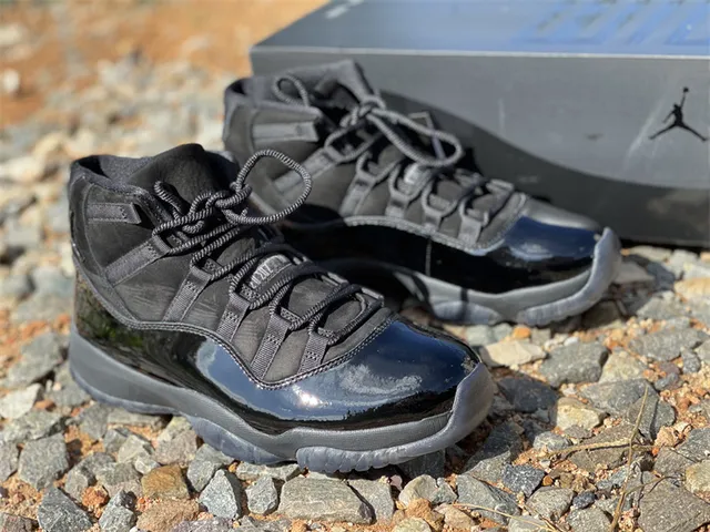 Air Jordan 11 Black Patent Leather Basketball Shoes 9