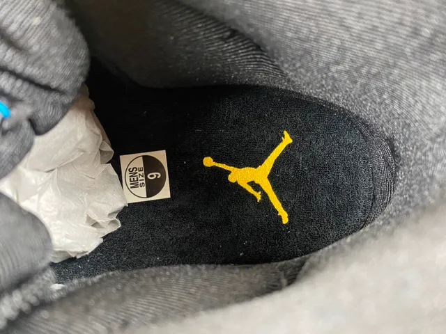 Air Jordan 11 Black Patent Leather Basketball Shoes 7