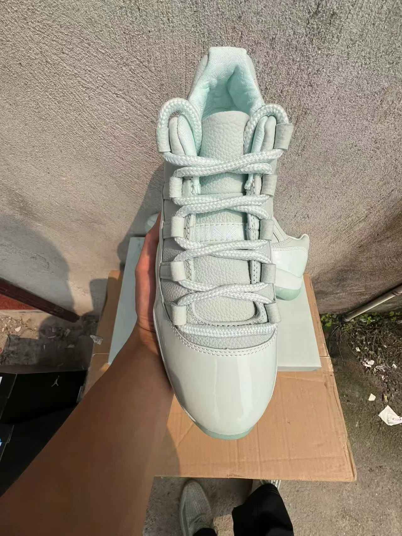 Air Jordan 11 Low Off-White Mint Lifestyle Sneakers 3