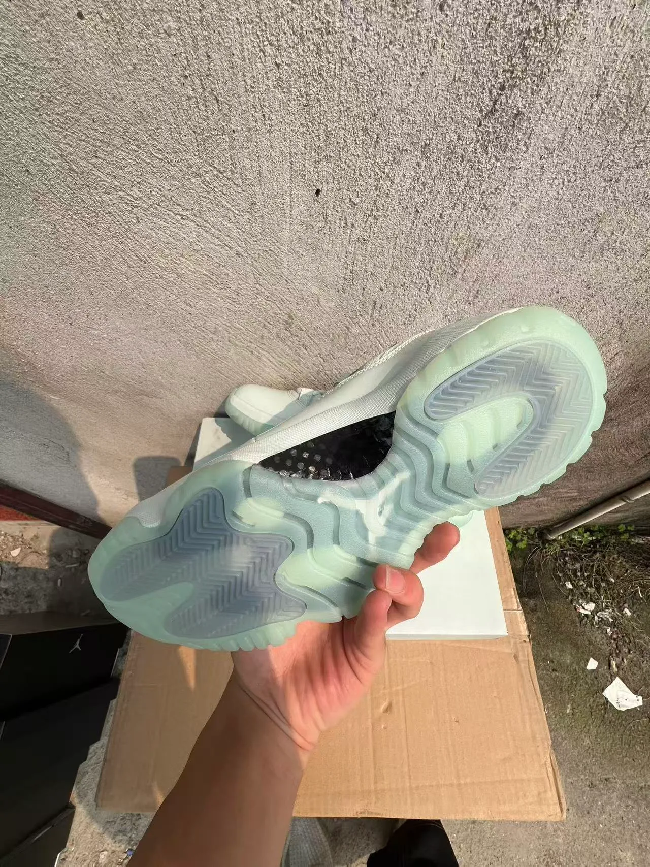 Air Jordan 11 Low Off-White Mint Lifestyle Sneakers 6