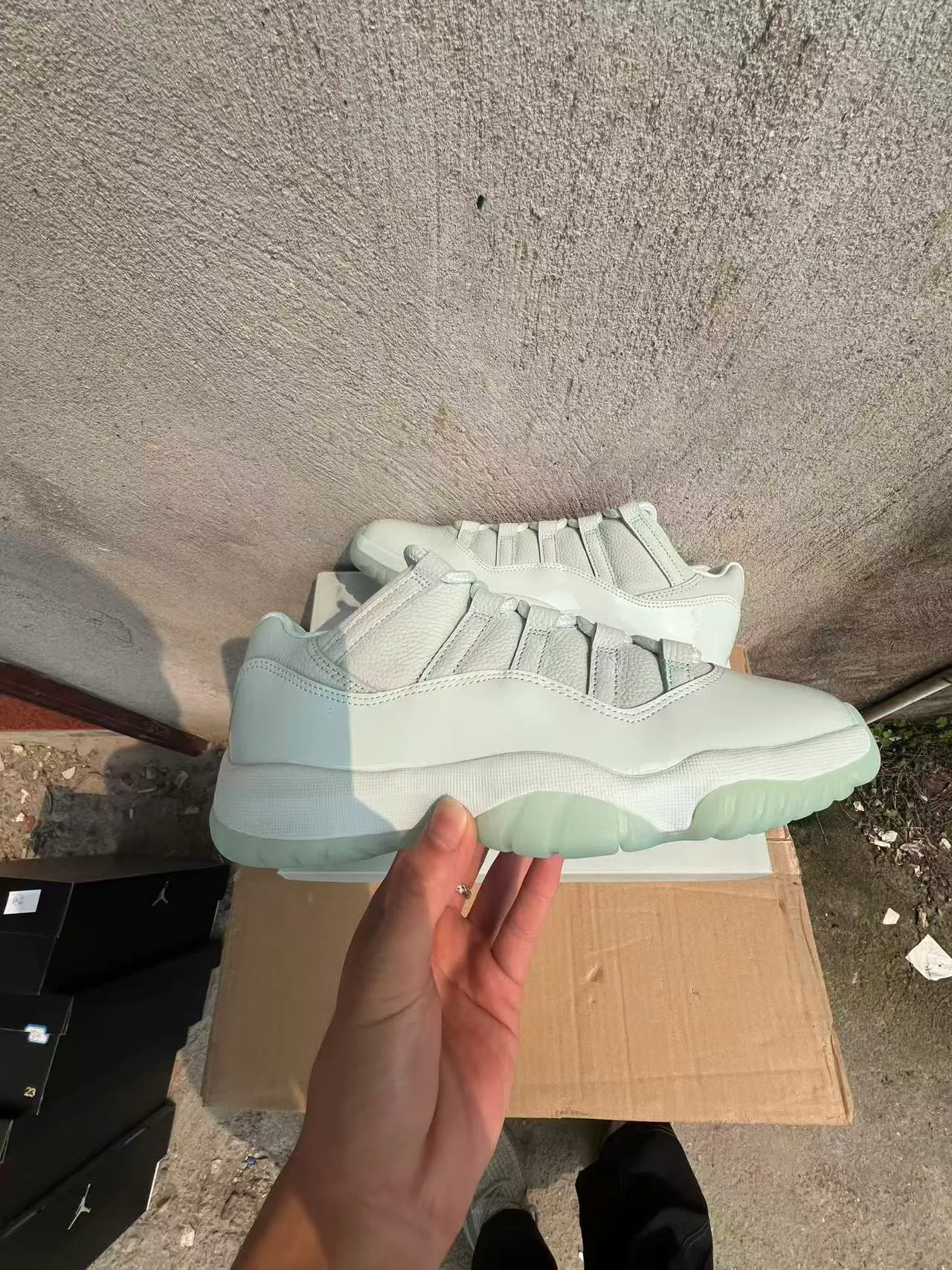 Air Jordan 11 Low Off-White Mint Lifestyle Sneakers 7